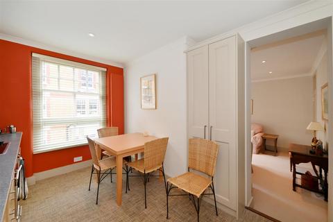 1 bedroom apartment for sale, Walton Street, Chelsea SW3
