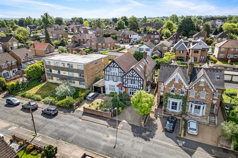 16 Cornwall Road, Uxbridge, UB8 1BB