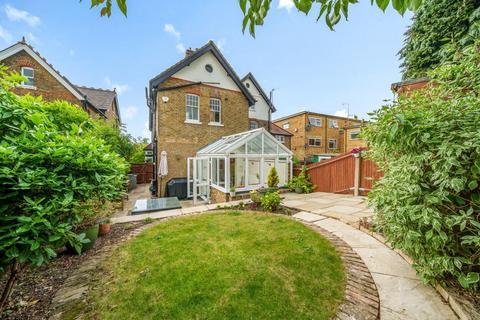 16 Cornwall Road, Uxbridge, UB8 1BB