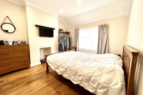 3 bedroom terraced house to rent, Penshurst Road, Thornton Heath