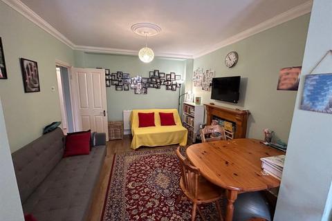 2 bedroom flat to rent, Parsonage Lane, Enfield
