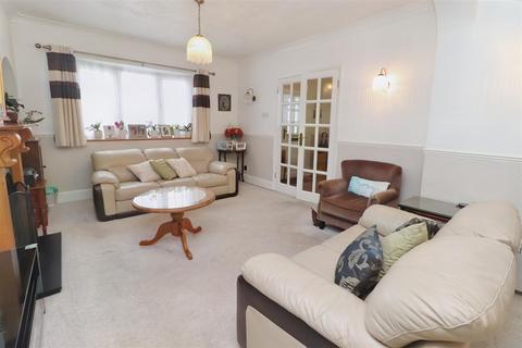 33 Melrose Avenue, Borehamwood, WD6 2BH