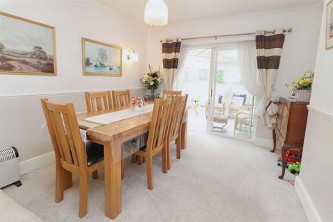33 Melrose Avenue, Borehamwood, WD6 2BH