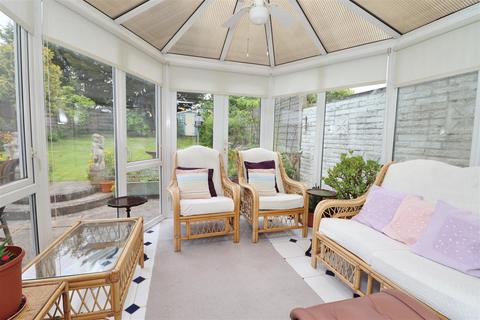 33 Melrose Avenue, Borehamwood, WD6 2BH