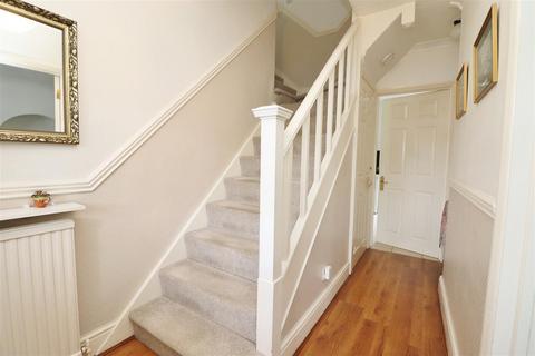 33 Melrose Avenue, Borehamwood, WD6 2BH