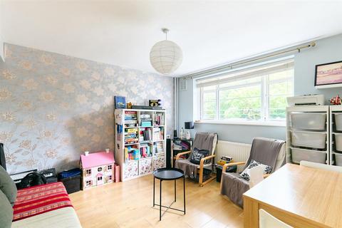 2 bedroom flat for sale, Hartington Road, Chiswick, W4