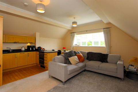 2 bedroom apartment for sale, Elizabeth Drive, Banstead