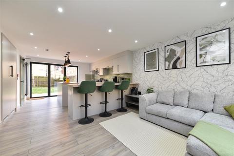 1 bedroom in a house share to rent, Finbracks, Stevenage