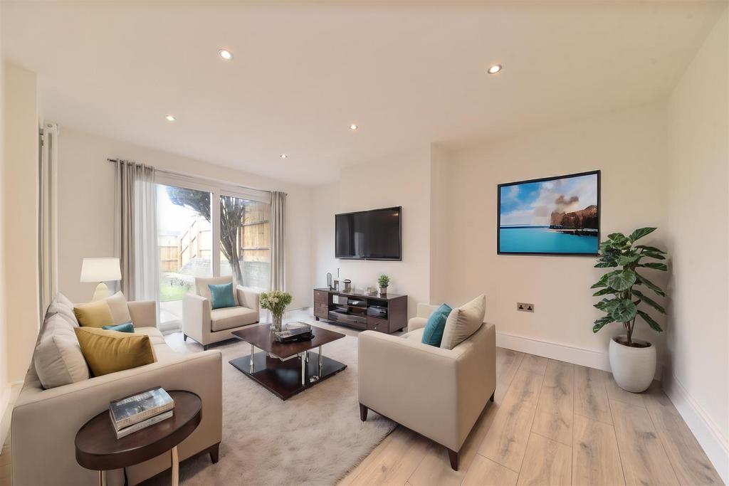 Grace Way, Stevenage 3 bed terraced house for sale £400,000