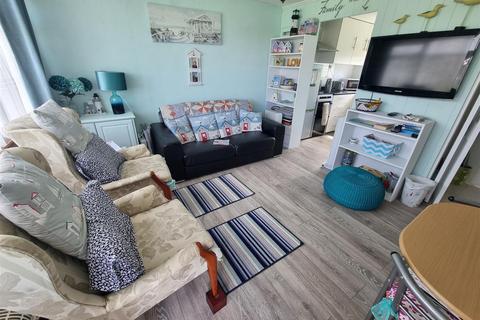 2 bedroom chalet for sale, Sundowner, Newport Road, Hemsby,