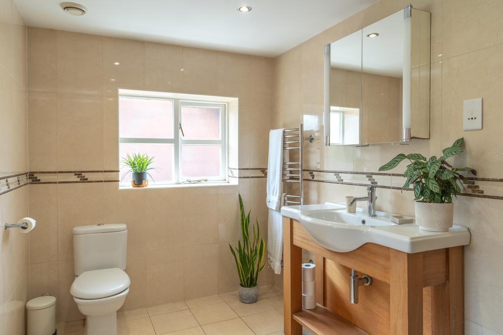 Ensuite.jpg