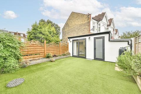 4 bedroom end of terrace house for sale, Pulborough Road, London, SW18