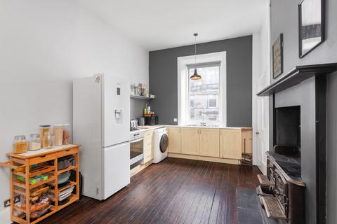 1 bedroom flat for sale, 220 (3F2) Bruntsfield Place, Merchiston, Edinburgh, EH10 4DE