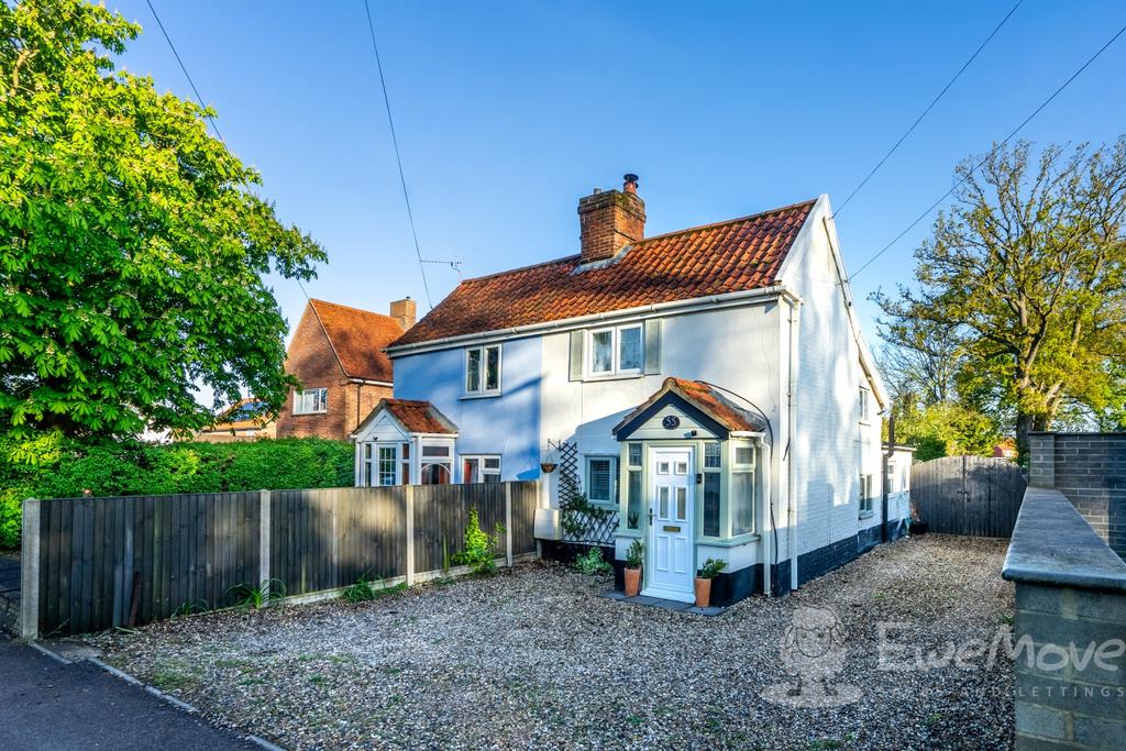 Wymondham, Norfolk, NR18 2 bed cottage for sale £270,000