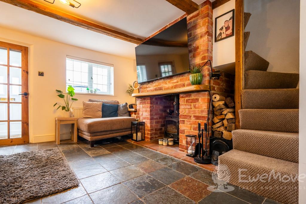 Wymondham, Norfolk, NR18 2 bed cottage for sale £270,000