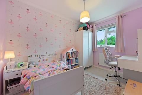 74 Vellum Drive, Carshalton, SM5 2TS
