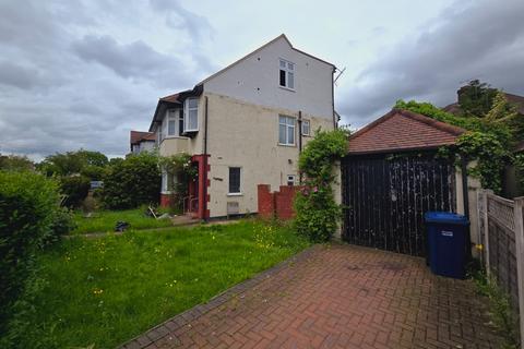 4 Hall Lane, London, NW4 4TN