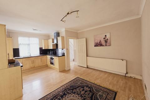 4 Hall Lane, London, NW4 4TN
