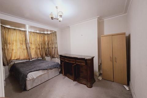 4 Hall Lane, London, NW4 4TN
