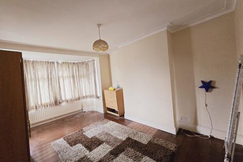 4 Hall Lane, London, NW4 4TN