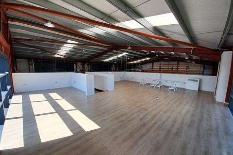 Warehouse to rent, 4-6 The Mill, Stane Street, Chichester, PO18 0FF
