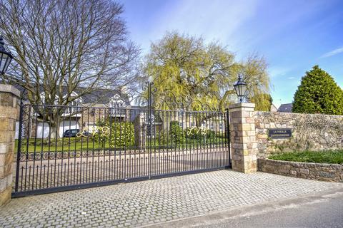 5 bedroom property for sale, La Vieille Davisonnerie, St Saviour