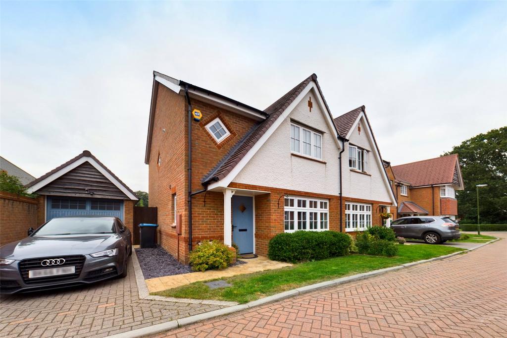 Haynes Way, Pease Pottage, Crawley... 3 bed semidetached house for