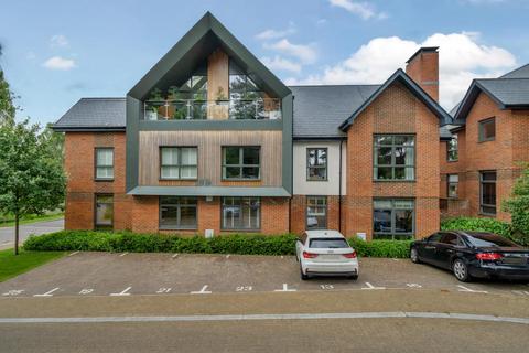 2 bedroom flat for sale, Upper Longcross,  Runnymede,  KT16