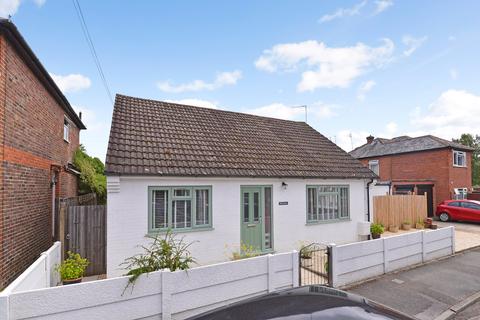 2 bedroom bungalow for sale, Godalming, Surrey GU7