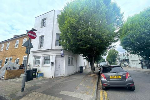 4 bedroom end of terrace house for sale, Edwin Street, Gravesend, Kent, DA12