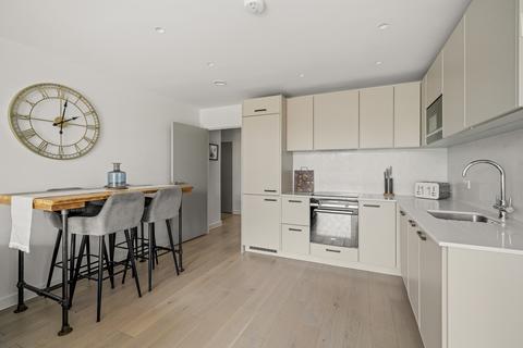 2 bedroom flat for sale, Greenwich High Road, SE10 SE10