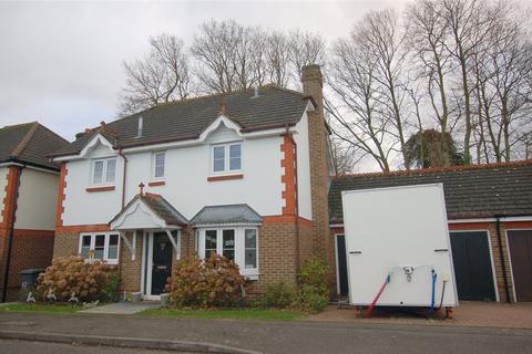 4 bedroom link detached house for sale, Sumner Place, Addlestone, KT15