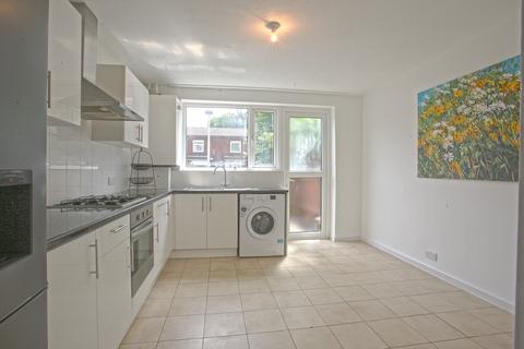 3 bedroom apartment to rent, Culmore Road, London, SE15