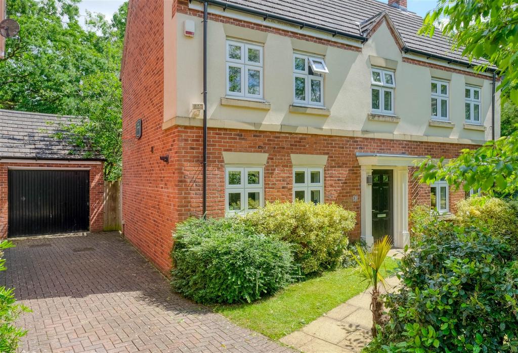 Kingcup Close, Catshill, Bromsgrove... 4 bed detached house for sale ...