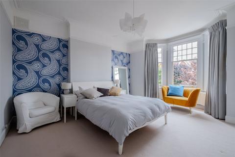 64 Braxted Park, London, SW16 3AU
