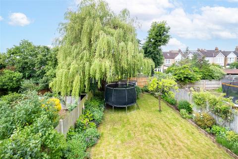 64 Braxted Park, London, SW16 3AU
