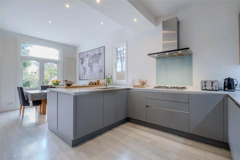 64 Braxted Park, London, SW16 3AU