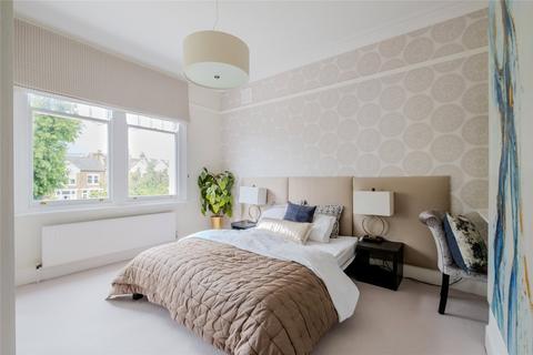 64 Braxted Park, London, SW16 3AU