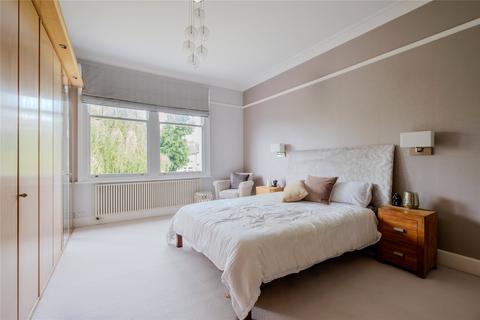 64 Braxted Park, London, SW16 3AU