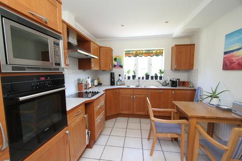 3 bedroom apartment for sale, Meads Road, Eastbourne BN20