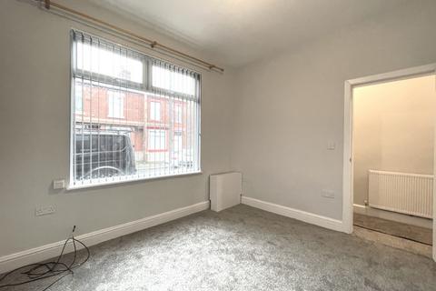 3 bedroom terraced house to rent, Welbeck Street, Manchester, M18