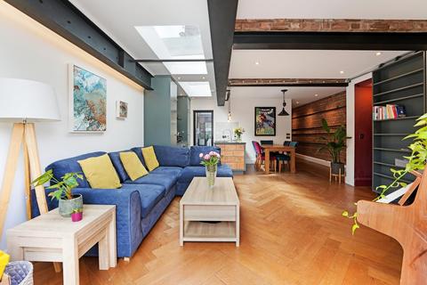 116 Darwin Road, London, W5 4BH