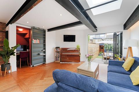 116 Darwin Road, London, W5 4BH