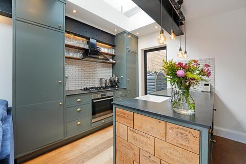 116 Darwin Road, London, W5 4BH