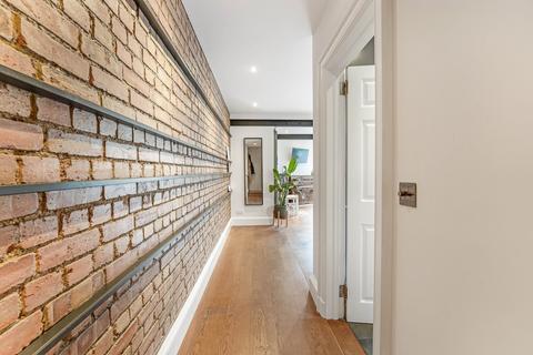 116 Darwin Road, London, W5 4BH