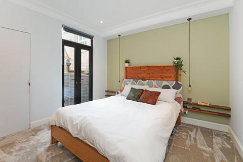 116 Darwin Road, London, W5 4BH