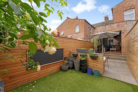 116 Darwin Road, London, W5 4BH
