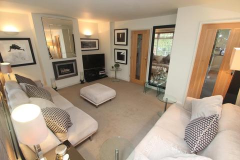 3 bedroom flat to rent, Rutland Drive, Harrogate, North Yorkshire, HG1