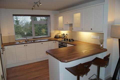 3 bedroom flat to rent, Rutland Drive, Harrogate, North Yorkshire, HG1