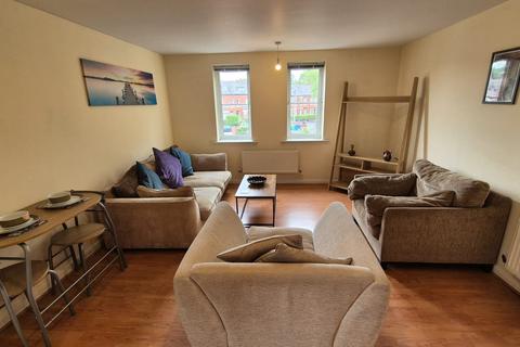 2 bedroom flat to rent, Wilmslow Road, M20 3LU